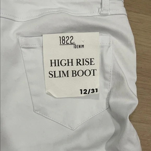 1822 Denim Women's Crisp White Straight Leg Jeans - Picture 2 of 4